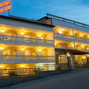 https://athina-mare-sole.hotelschalkidiki.net